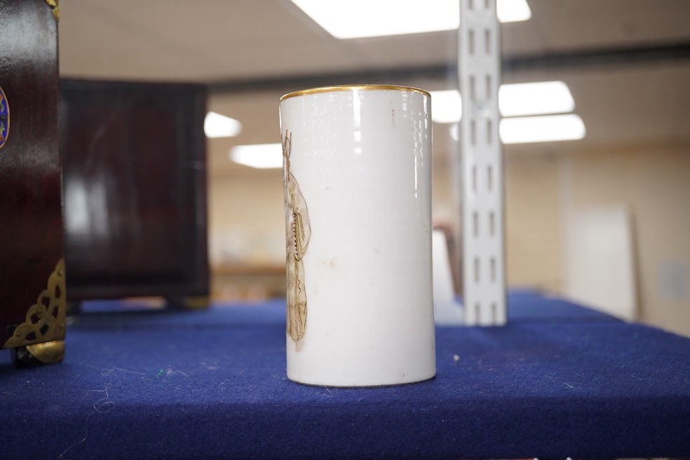 A Chinese cylindrical spill vase, Tongzhi period, 12cm high. Condition - good